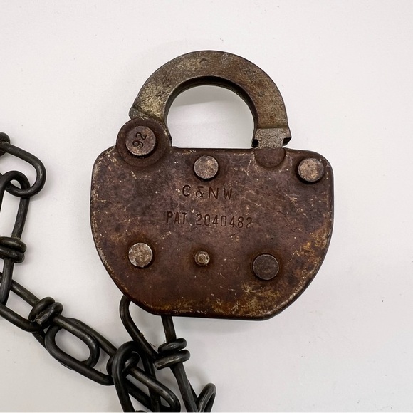 Antique Vintage ADLAKE C&NW Railroad PadLock~Obsolete NO KEY - Picture 3 of 5